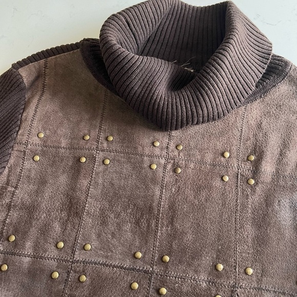 Vintage Suede Paneled Turtleneck - Picture 11 of 11